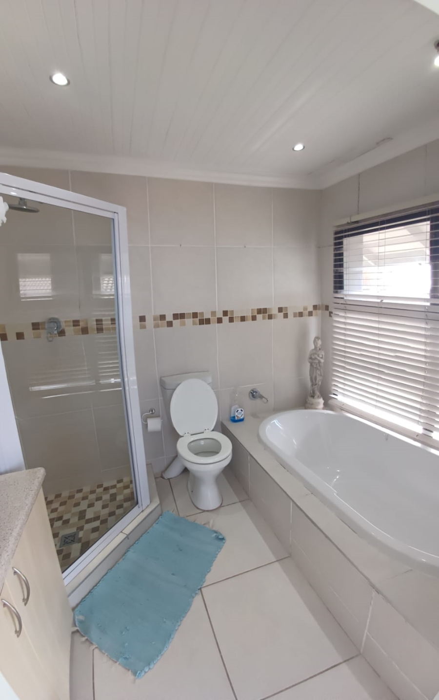 6 Bedroom Property for Sale in Paradise Beach Eastern Cape
